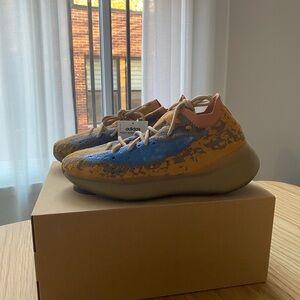 BRAND NEW yeezy bluoats